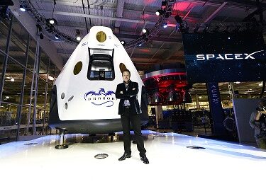HAWTHORNE-CA-MAY 29: SpaceX CEO Elon Musk unveils the company's new manned spacecraft, The Dragon V2, designed to carry astronauts into space during a news conference on May 29, 2014, in Hawthorne, California. The private spaceflight company has been flying unmanned capsules to the Space Station delivering cargo for the past two years. The Dragon V2 manned spacecraft will ferry up to seven astronauts to low-Earth orbit. (Photo by Kevork Djansezian/Getty Images) used locally April 5th 2022